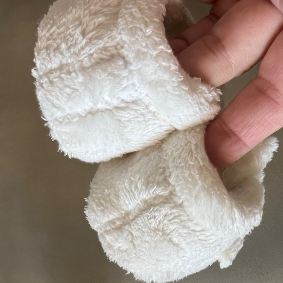 Ugg Bixbee Booties 2/3 NWOT - Picture 6 of 8